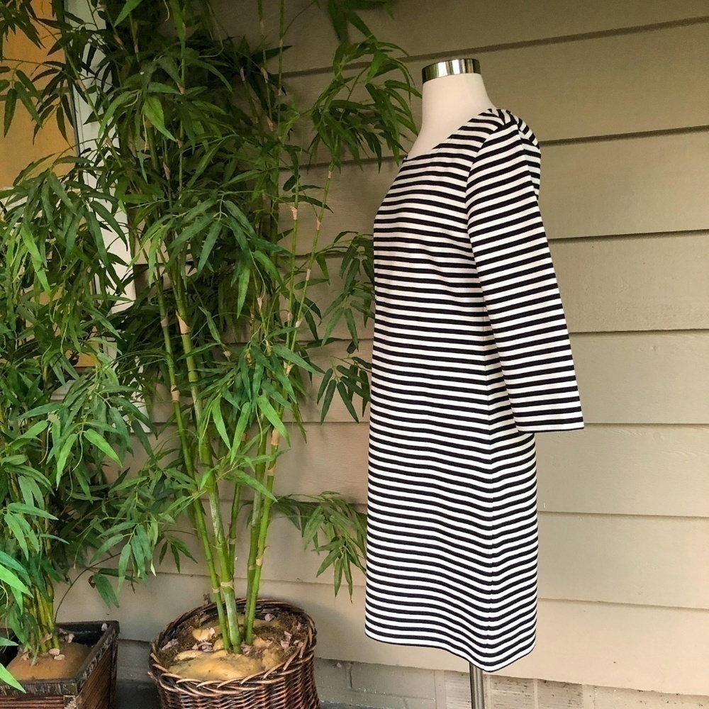 🎉Old Navy Black & White Striped 3/4 Sleeve Dress - Picture 2 of 7